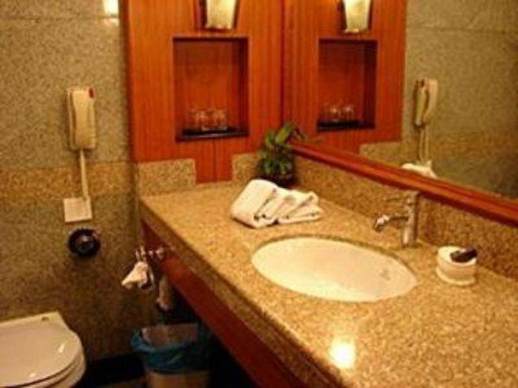 Hotel Hans International Új-Delhi Kültér fotó