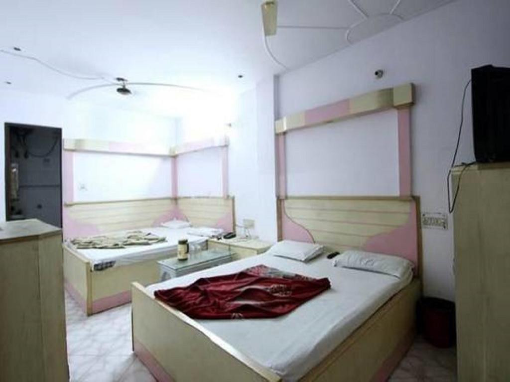 Hotel Hans International Új-Delhi Szoba fotó