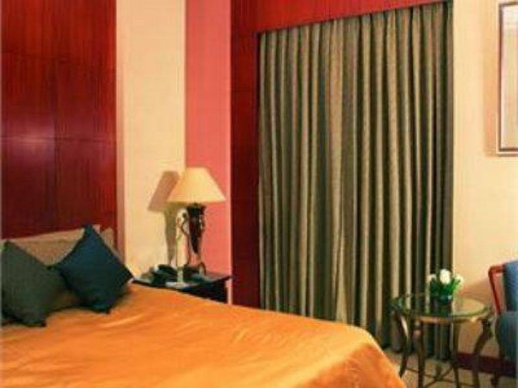 Hotel Hans International Új-Delhi Szoba fotó
